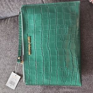 NWT GREEN MICHAEL KORS WRISTLET
